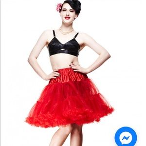 Hell Bunny short red petticoat size XS-M